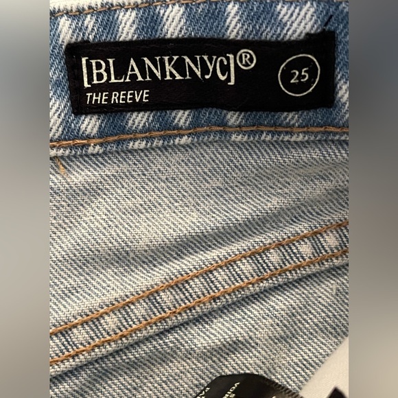 NWT BLANKNYC The Reeve Ultra High-Rise Frayed Hem Light Denim Shorts Size 25 - Picture 12 of 14